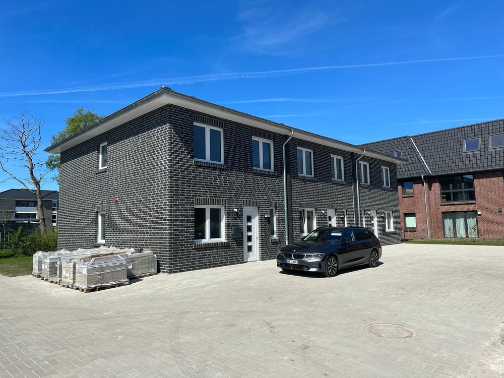 Modernes Reihenhaus-Trio in Augustfehn-Apen - Bild 1